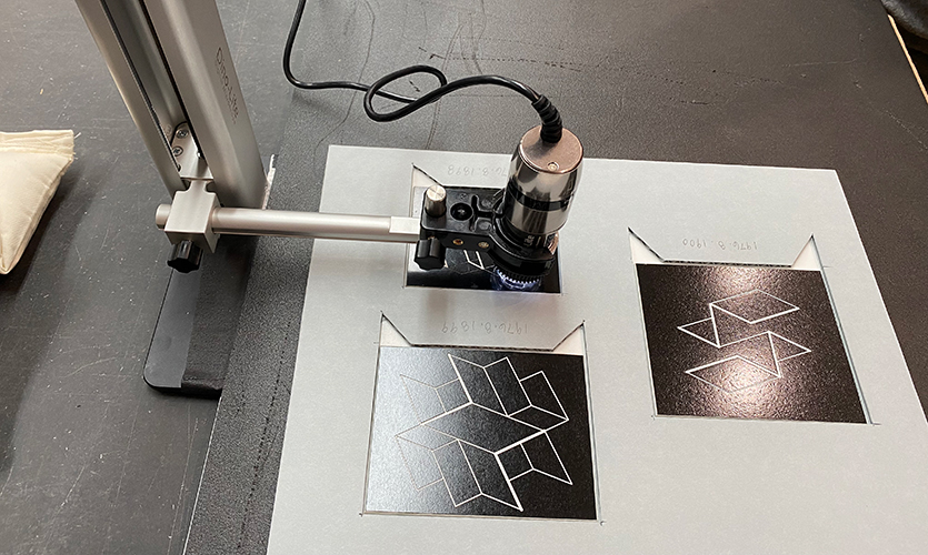 The Structural Constellations series were varied in design but also in the compositions of laminates used and engraving techniques. These variations are more distinct under digital microscopy visualization.